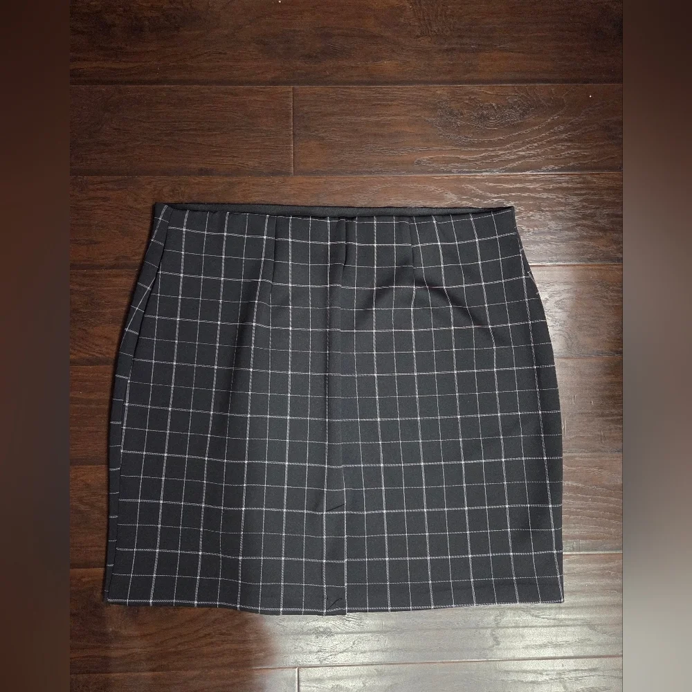 EVRI Black and White Checkered Women's Skirt Size 3X - Picture 2 of 9